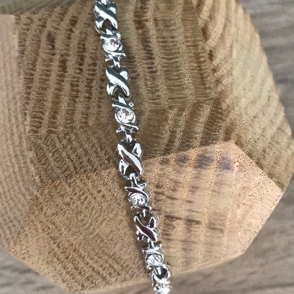 Crystal stone embellished bracelet - Picture 4 of 6